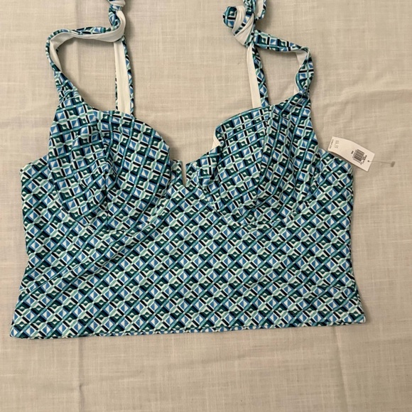 Old Navy Tie Shoulder Underwire Tankini Swim Top Size XXL NWT in Batik Blue - Picture 3 of 5